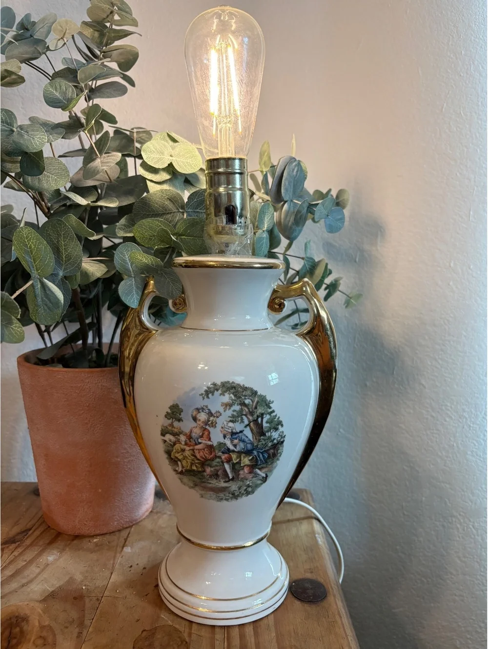 Vintage George and Martha Porcelain Table Lamp with Gold Handles *WORKS*